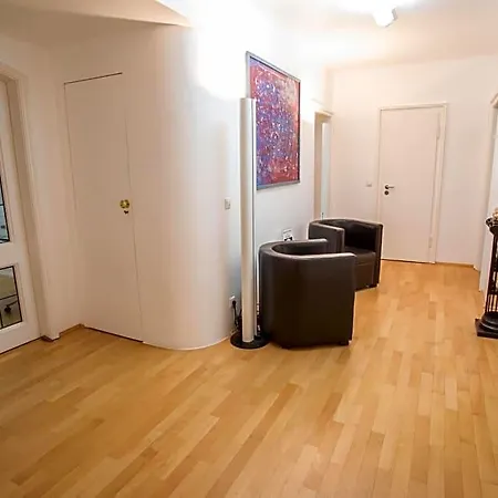 Mit Dachterrasse - Bei Curth Klingen - Teilen Sie Uns Ihre Ankunfszeit Mit Düsseldorf