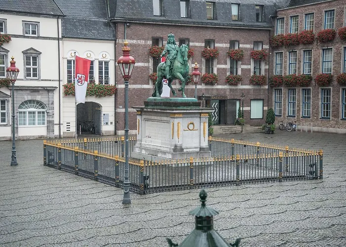 Mit Dachterrasse - Bei Curth Klingen - Teilen Sie Uns Ihre Ankunfszeit Mit 4* Dusseldorf