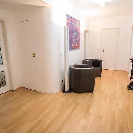 Couette-café Mit Dachterrasse - Bei Curth Klingen - Teilen Sie Uns Ihre Ankunfszeit Mit 4*